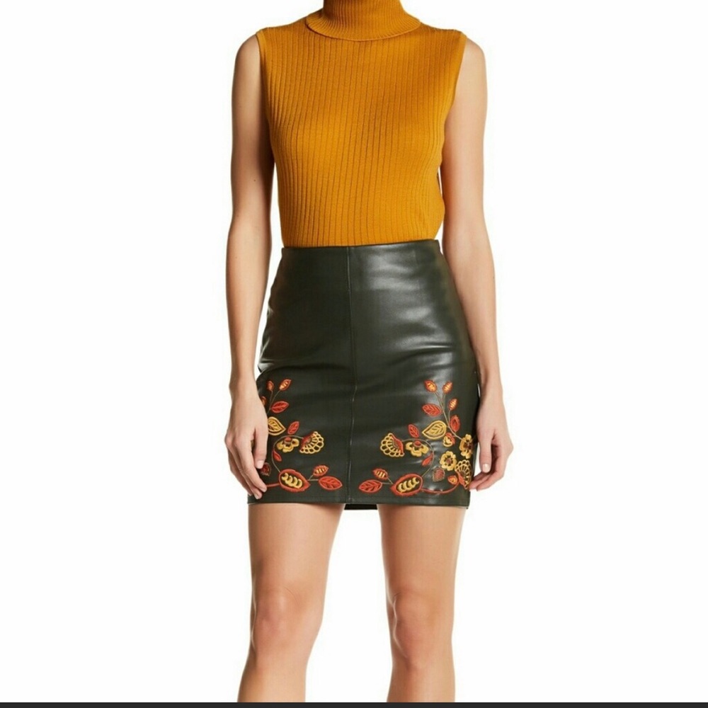 Romeo & Juliet Couture embroidered mini skirt